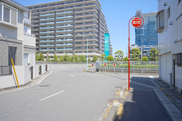 さいたま新都心駅からの行き道写真