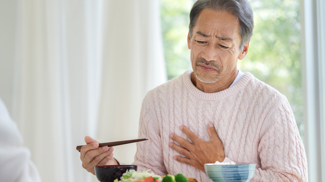 胃痛や胃もたれなどの症状がある方